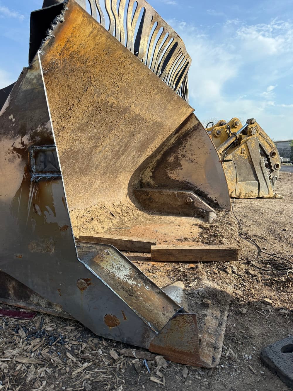 CAT Excavator Bucket Side Plate Replacement in Valley Park
