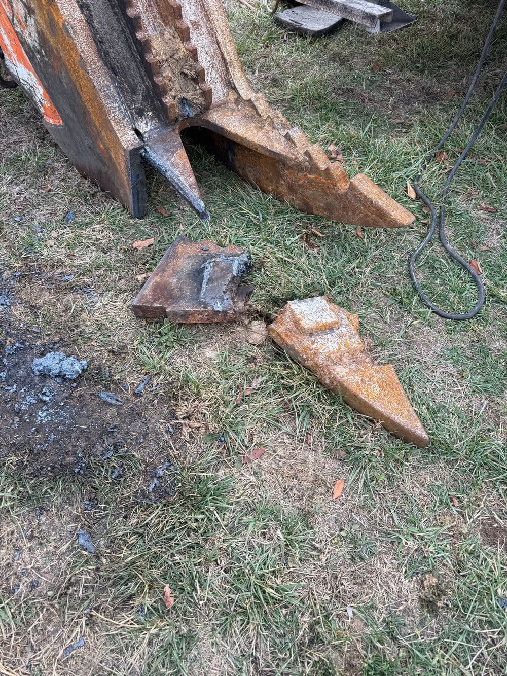 Hydraulic Wood Splitting Shear Tooth Replacement and Welding Repair image