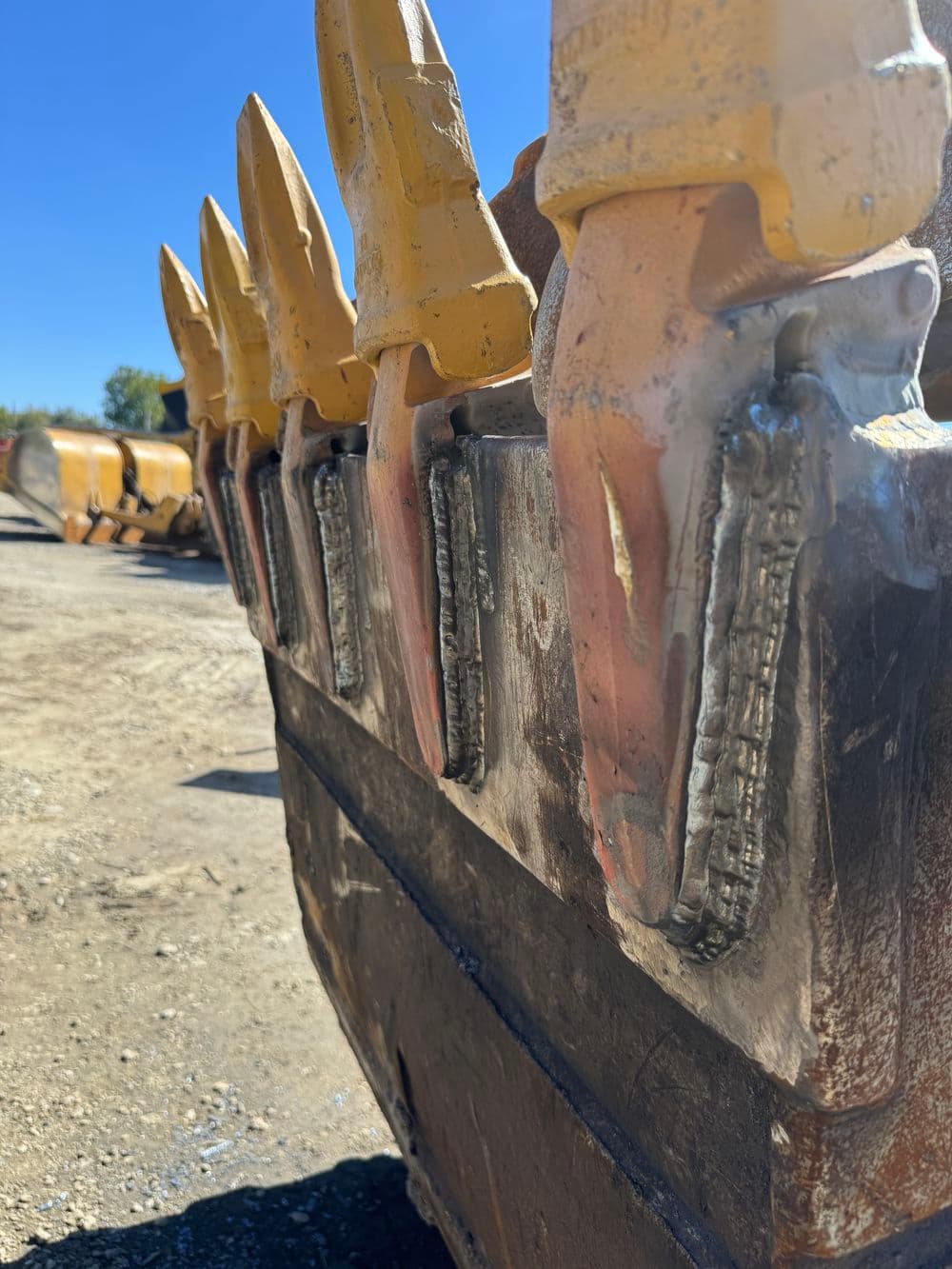 Gallery photos for On-Site Bucket Repair with Cutting Edge and Shank Rebuild: Image #3