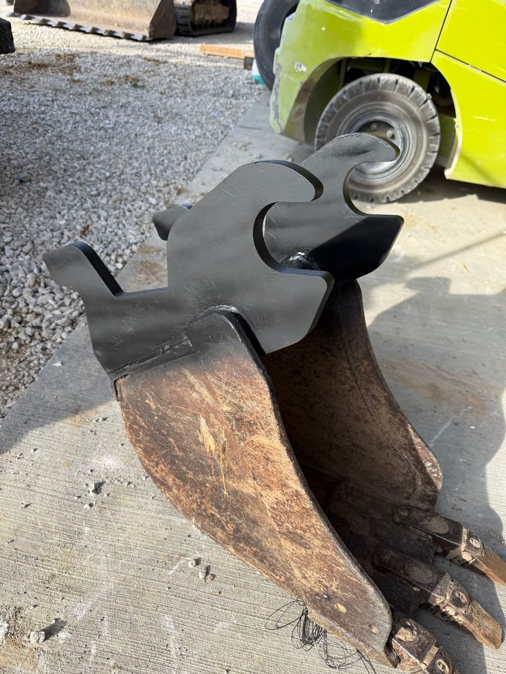 Gallery photos for Excavator Bucket Mounting Bracket Repair Done Right in Foristell: Image #5