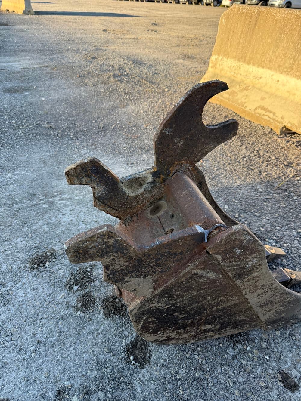 Excavator Bucket Mounting Bracket Repair Done Right in Foristell image