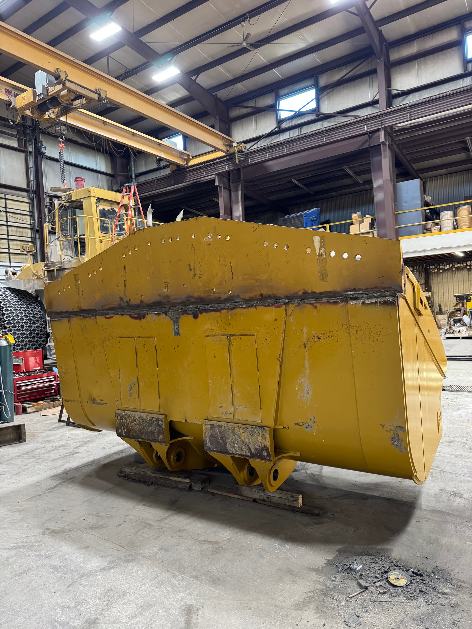 Gallery photos for Bucket Rebuild with Spade Cutting Edge Upgrade: Image #4