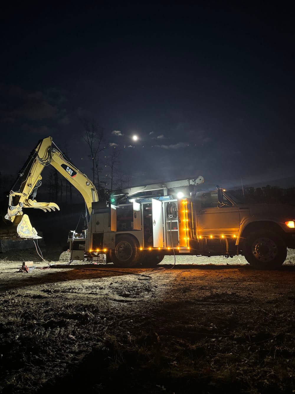 CAT Excavator Bucket Field Repair and Welding in Wright City image