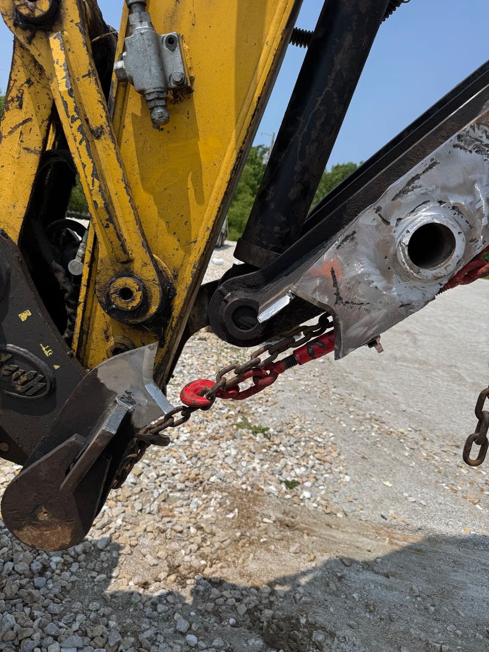Gallery photos for Excavator Boom Link Repair and Rebuild in Foristell: Image #1