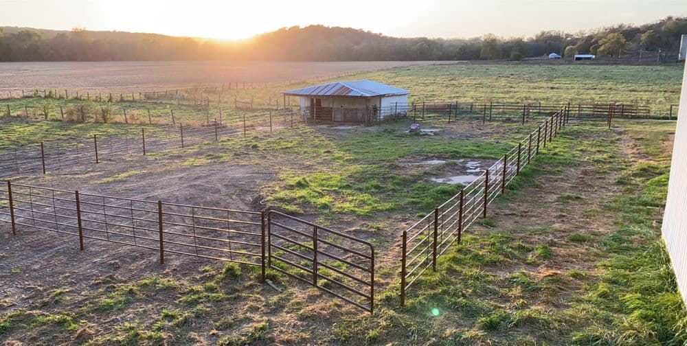 Gallery photos for Livestock Panel Corral and Pen System Built in Troy MO: Image #3