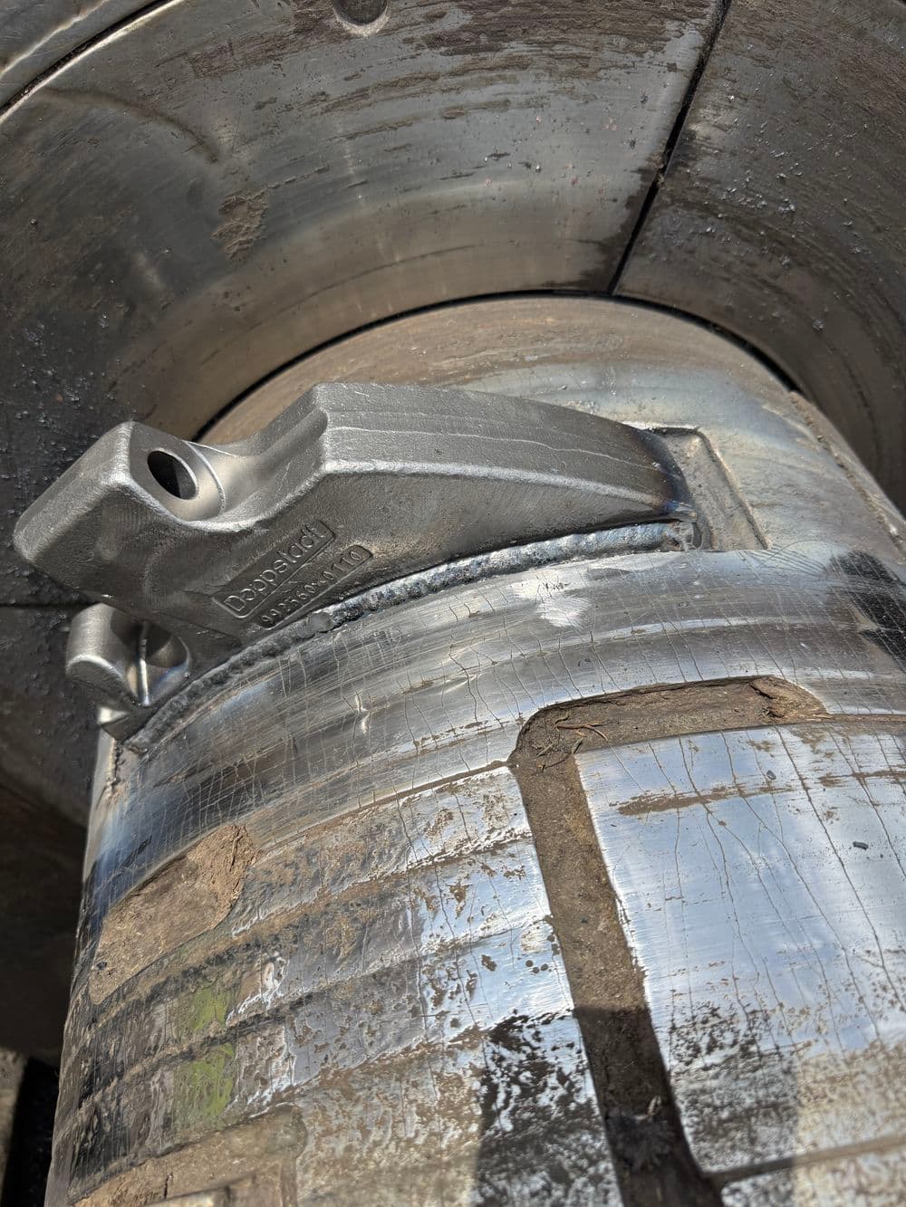 Gallery photos for Heavy Equipment Tooth Holder Replacement Welded Back to Spec: Image #3