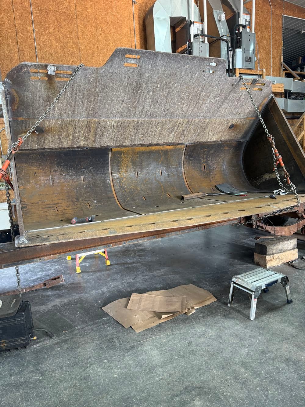 Gallery photos for CAT 988 Wheel Loader Bucket Rebuild : Image #7