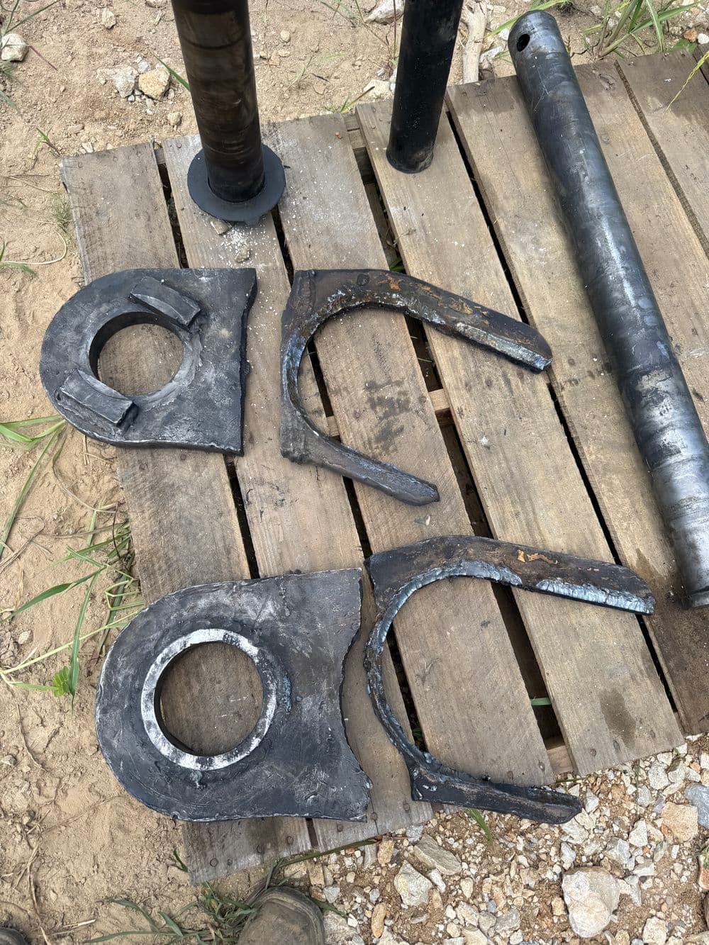 Gallery photos for Excavator Grapple Pin Mount Repair Done Right On-Site: Image #1